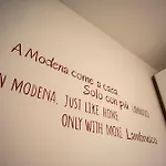 Lambrusco Monolocale Vicino Al Centro Di Universita E Policlinico Modena