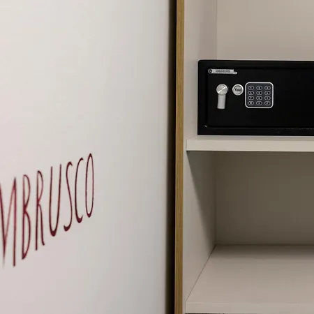 Lambrusco Monolocale Vicino Al Centro Di Universita E Policlinico * Módena