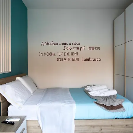 Lambrusco Monolocale Vicino Al Centro Di Universita E Policlinico Apartamento *