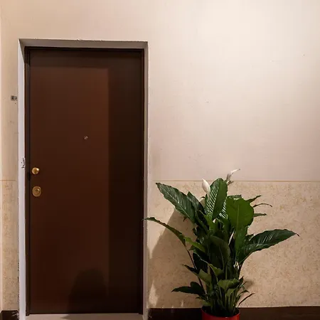 Lambrusco Monolocale Vicino Al Centro Di Universita E Policlinico