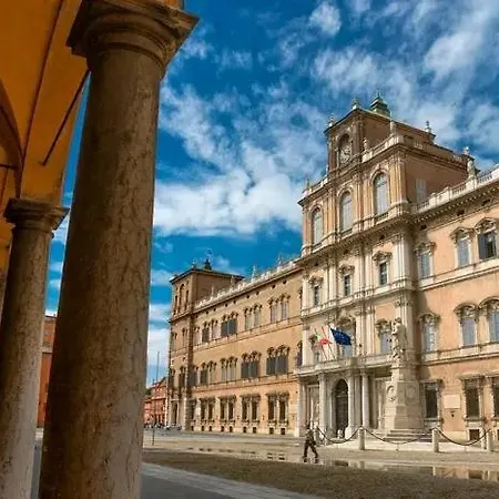 Lambrusco Monolocale Vicino Al Centro Di Universita E Policlinico Módena