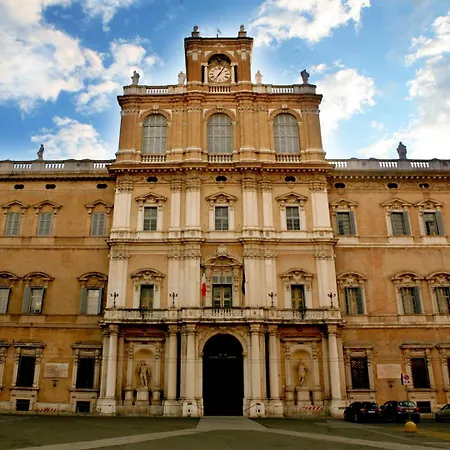 Lambrusco Monolocale Vicino Al Centro Di Universita E Policlinico