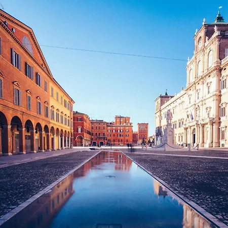Lambrusco Monolocale Vicino Al Centro Di Universita E Policlinico *