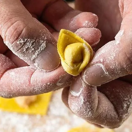 Lambrusco Monolocale Vicino Al Centro Di Universita E Policlinico Módena